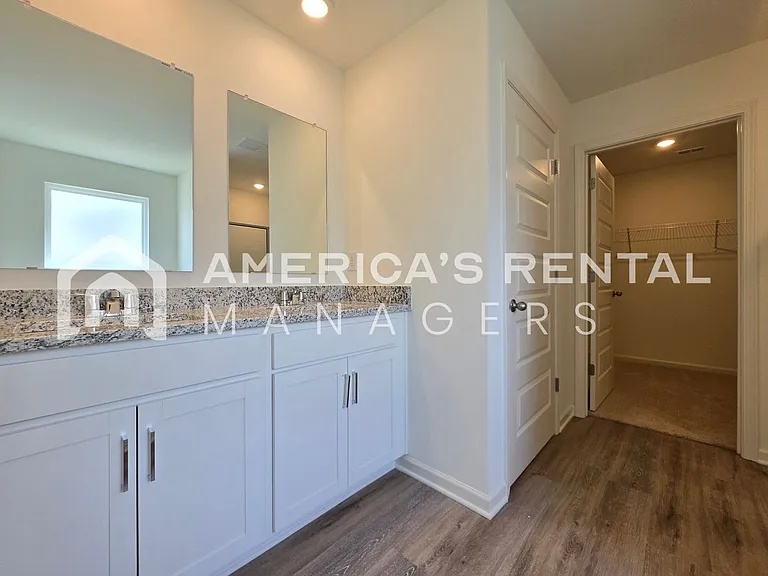 605 Acorn Ct — Photo 59