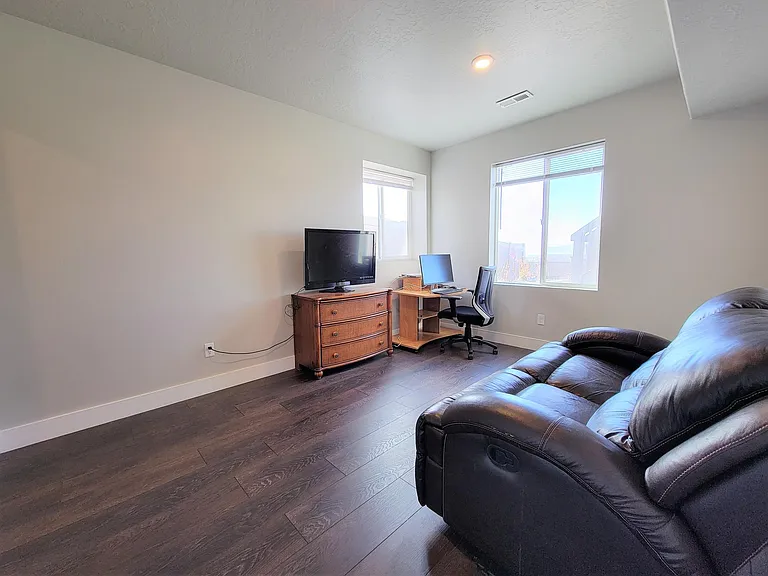591 W Horizon Dr — Photo 13