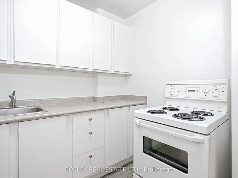 85 Lawton Blvd #304 — Photo 9