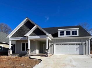 130 Waughs Landing Dr, Lynchburg, VA