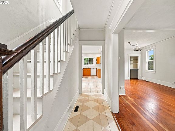 5th image of 3922 SE 28th Pl