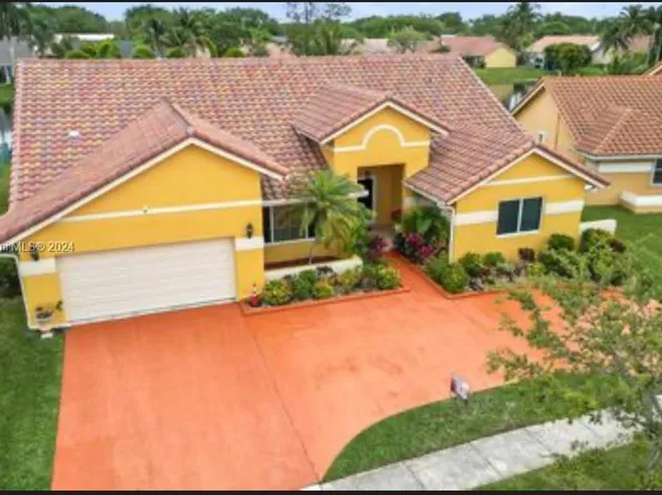 1031 NW 162nd Ave, Pembroke Pines, FL 33028