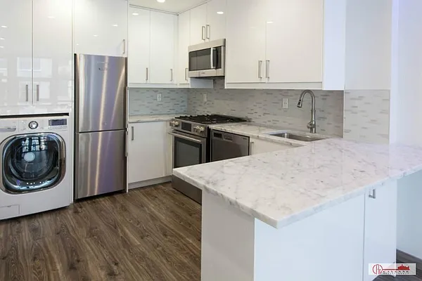 Rented by Cayenne Realty Group | media 10