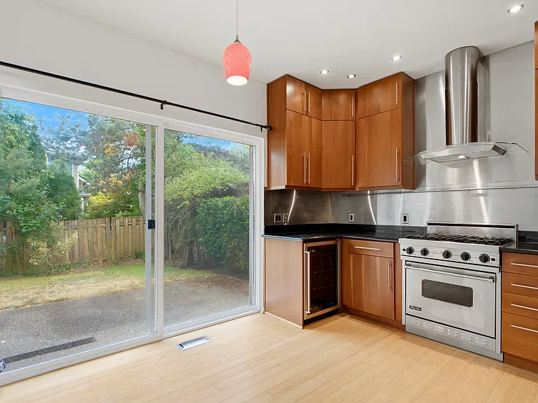 25023 SE 43rd Way — Photo 3