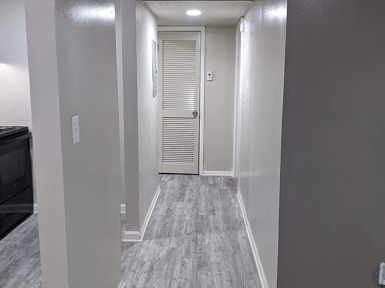 Redstone Garden Apartment — Photo 35