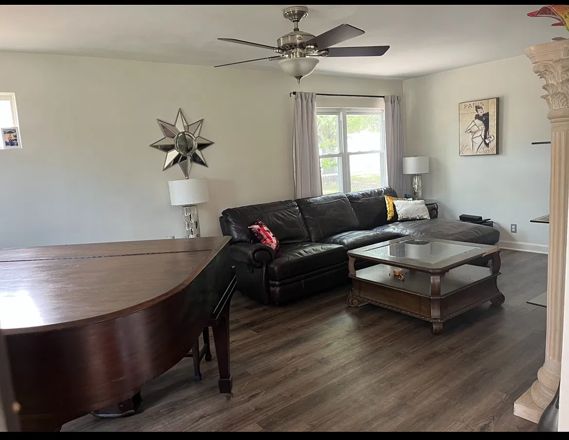 3901 W Iowa Ave — Photo 3