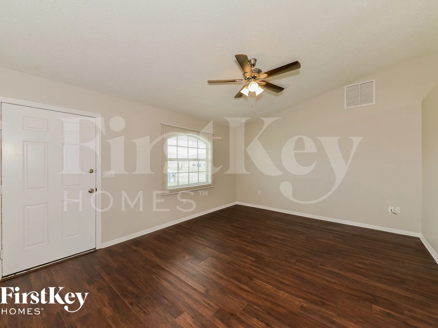 2 bed, 2.0 bath, 1054 sqft, $1,625 — Photo 2