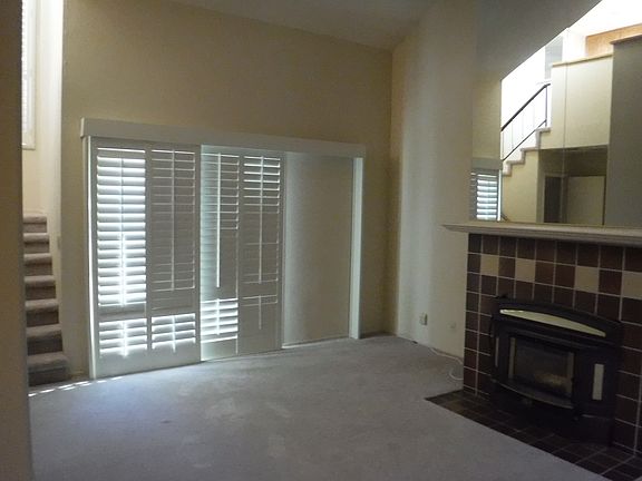 4th image of 221 Marina Dr N