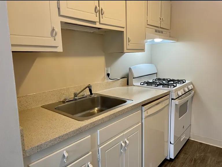Oak Valley Apartments — Photo 3