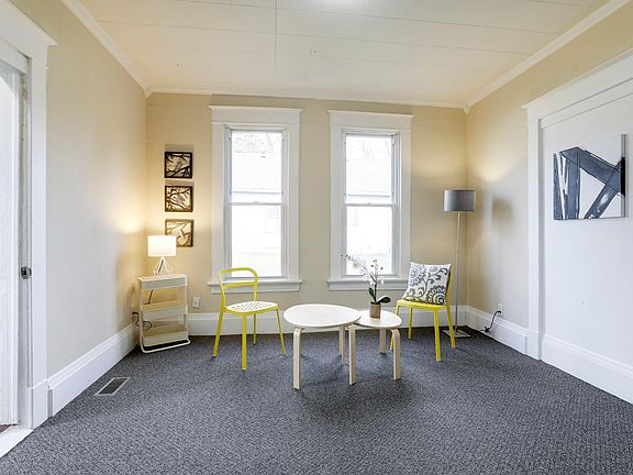 5th image of 687 Lawson Ave E #1