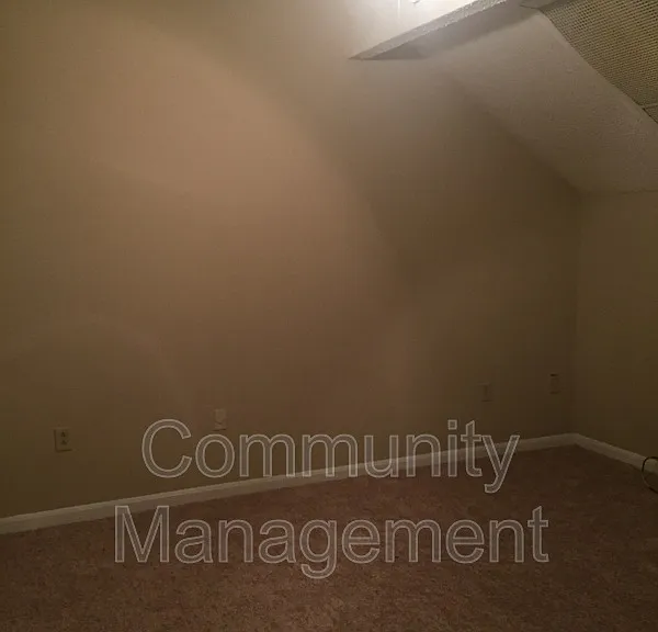 1540 Sharlo Ave — Photo 10