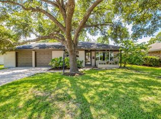 2218 Lazybrook Dr, Houston, TX 77008