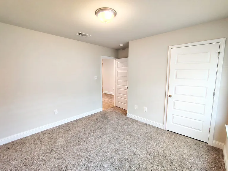 Eastland Cir — Photo 15