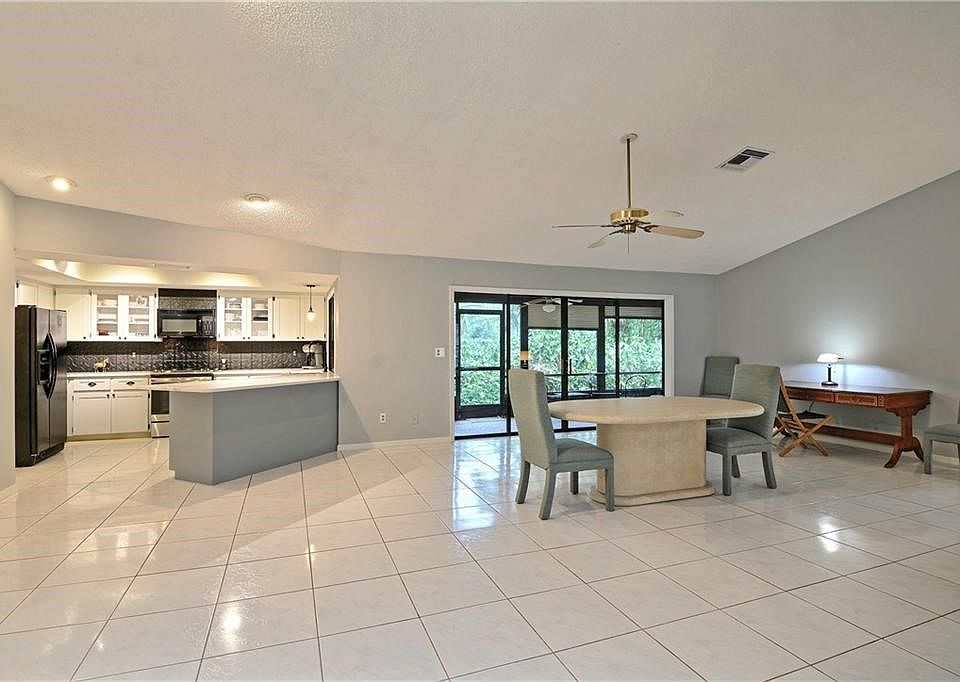1st image of 185 E Forest Park Dr