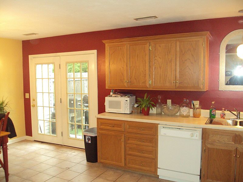 1st image of 625 School Ln