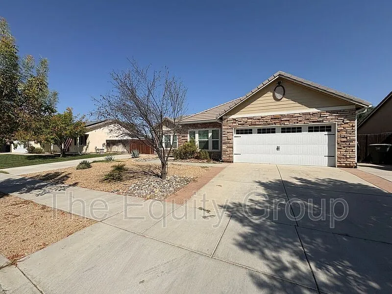 1562 National Dr