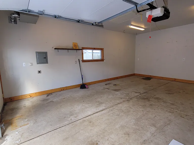 23092 Pilgrim Ave — Photo 29