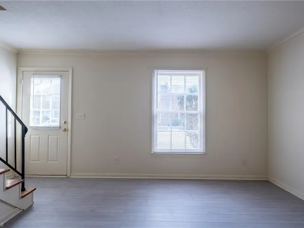 321 Vineyard Park Ct, Winston Salem, NC 27104