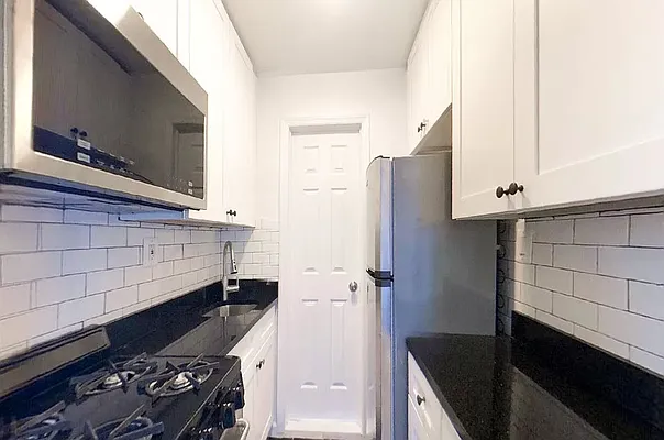 Rented by R New York | media 2