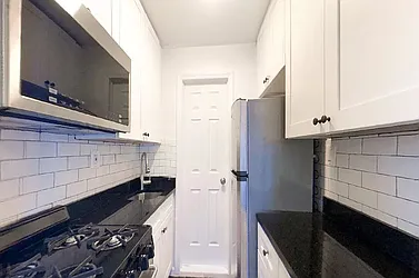 Rented by R New York
