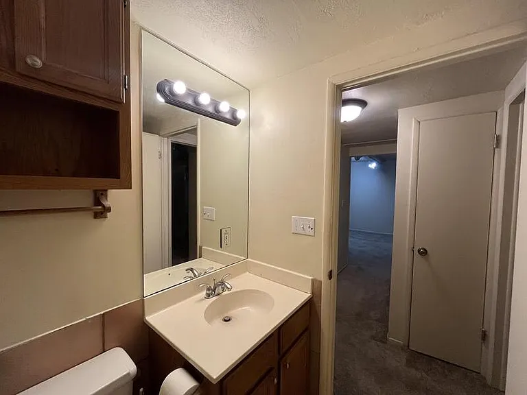 599 N Darwin St #9 — Photo 11