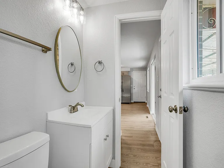 1537 S Jamaica St — Photo 21