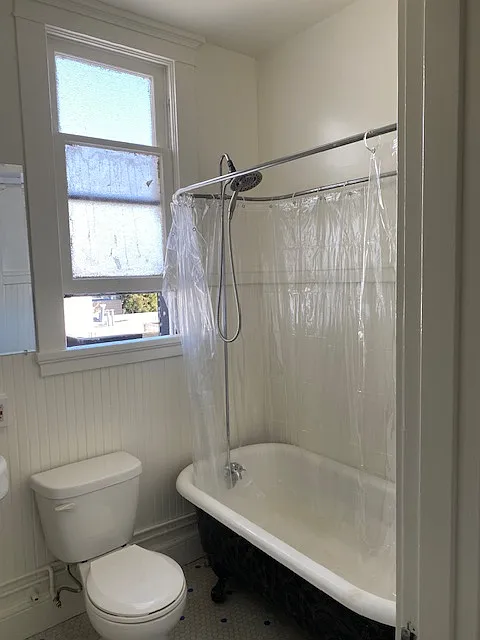 Studio, 400 sqft, $2,700 — Photo 4