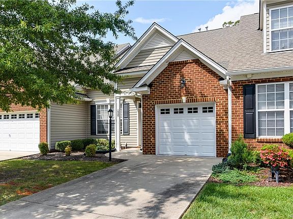 3rd image of 1525 Providence Knoll Dr