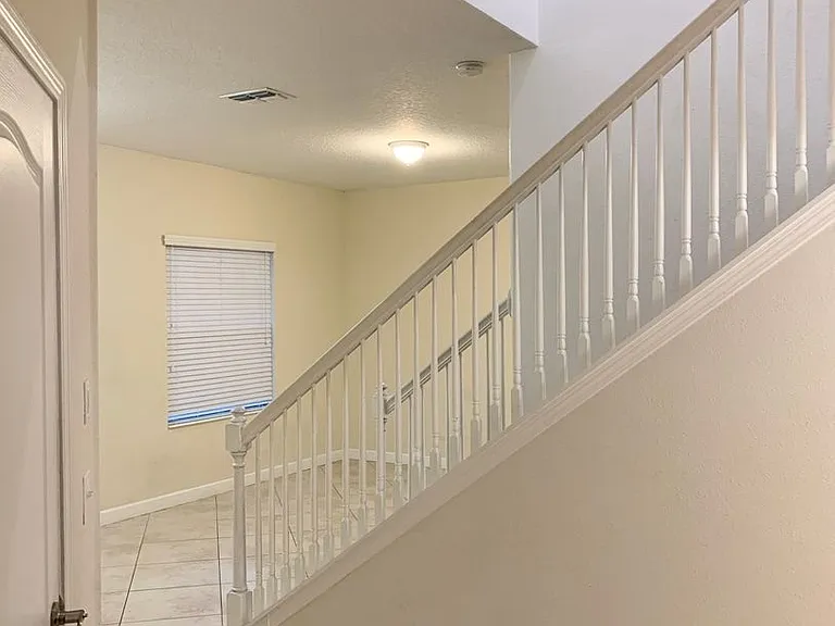 1646 Thetford Cir — Photo 16