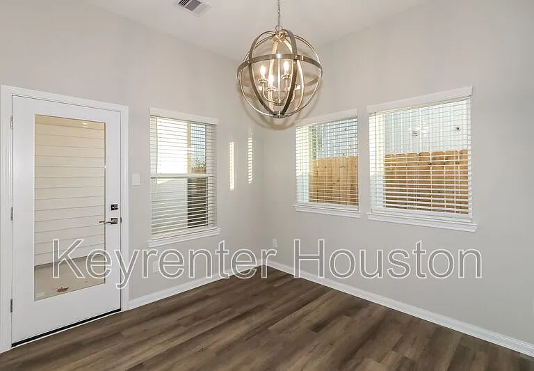 9910 Clark Rd #B — Photo 5