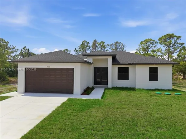 1032 Candlelight Dr, Lehigh Acres, FL 33974