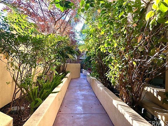 4th image of 1301 Cabrillo Ave Unit 211