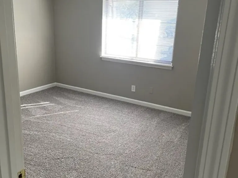 106 Menlo Dr — Photo 15