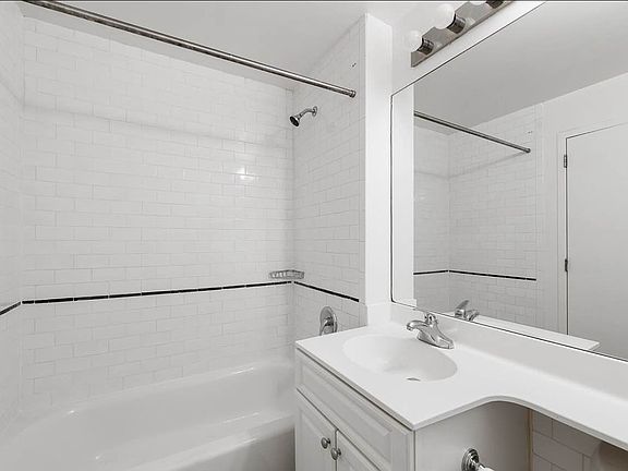 5th image of 1955 1st Ave APT 708