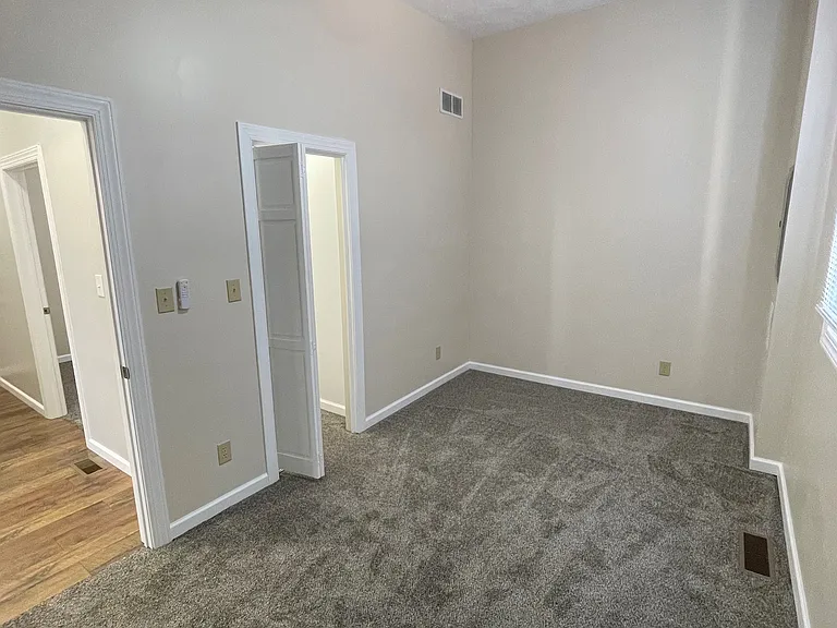 317 E 4th St #1 — Photo 8