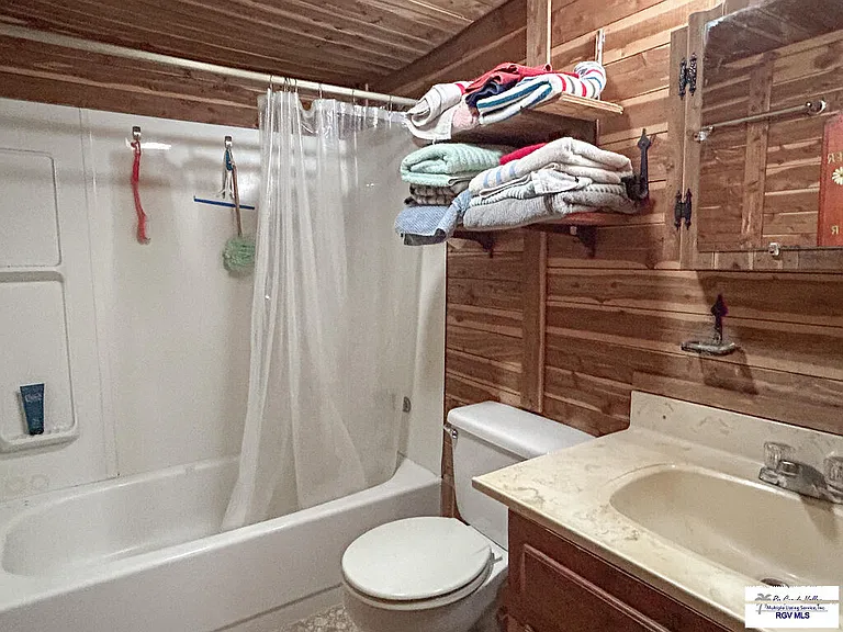 32781 FM 2925 — Photo 6