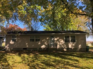 638 Way Ave, Woden, IA 50484