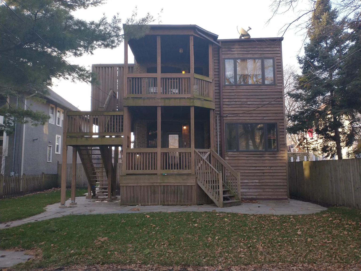 2 bed, 1.5 bath, 1400 sqft, $2,300 — Photo 3