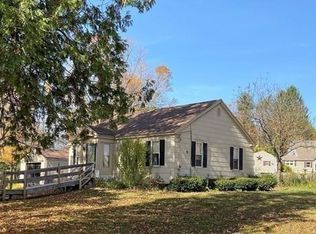 4 Williamsville Rd, Hubbardston, MA 01452