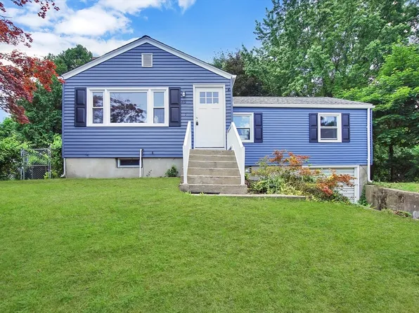 49 Pondview Dr, Chicopee, MA 01020