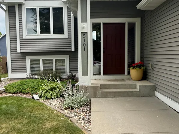 2101 Starburst Dr SW, Rochester, MN 55902