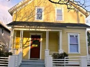 178 Hamilton St, Providence, RI 02907