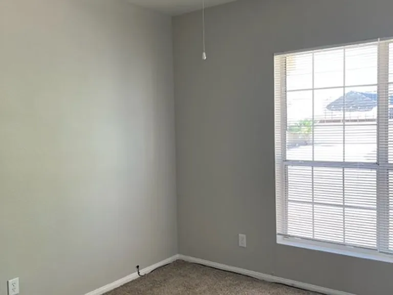 4334 Yorkwood Dr — Photo 9
