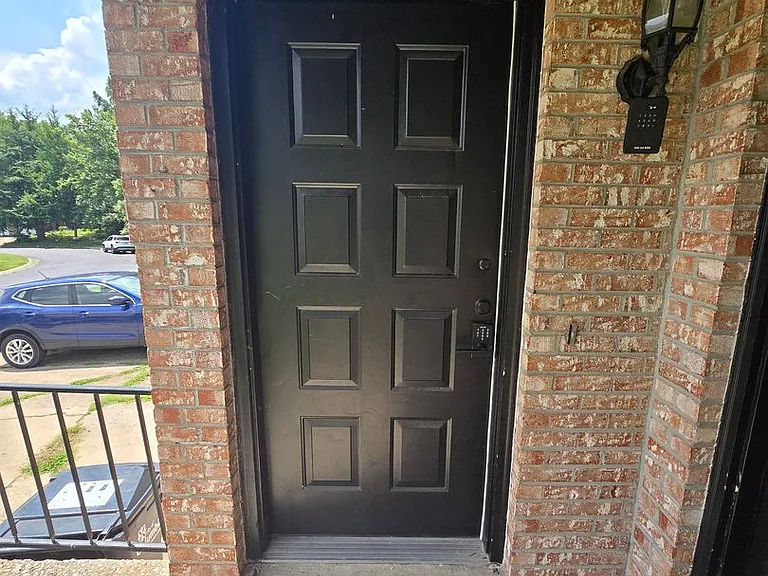 722 Pear Tree Cir #722 PEAR TREE CIR — Photo 2