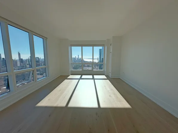 350 West 42nd Street image 4 of 33