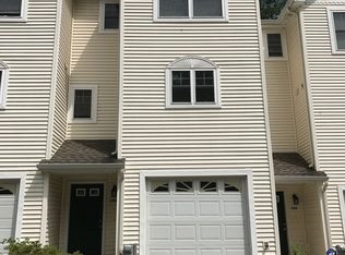 194 Summit St, Norwich, CT 06360
