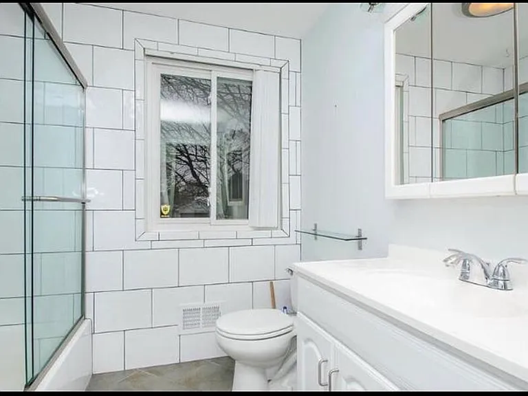 2828 Deake Ave — Photo 9