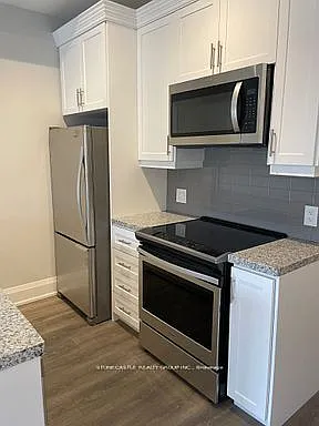 Upper Middle Rd — Photo 10