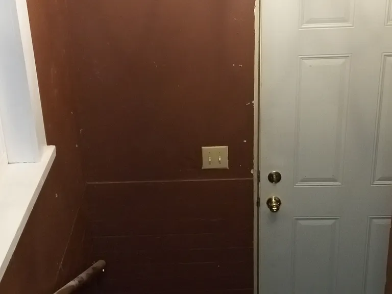 1521 Elmwood Ave — Photo 9