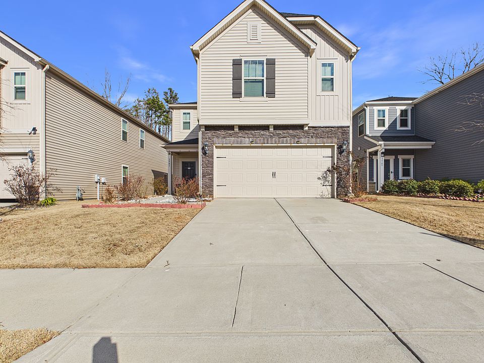 1st image of 3941 Woodland View Dr